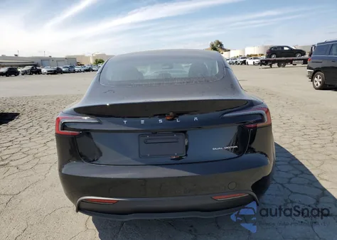 2024 Tesla Model 3 z USA, uszkodzony, nr VIN 5YJ3E1EB7RF754543